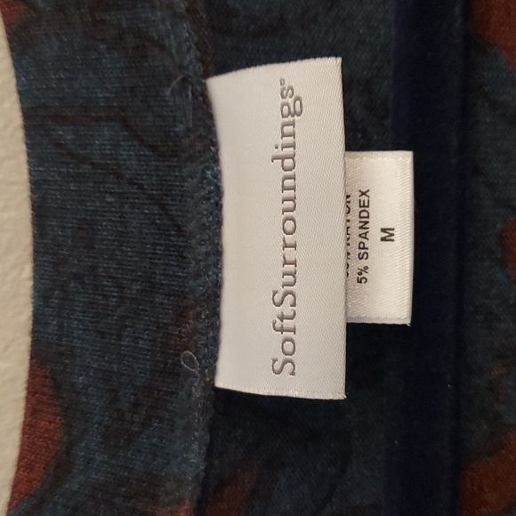 SOFT SURROUNDINGS Floral Renaissance Long Sleeve Asymmetrical Tunic Top - Picture 3 of 12